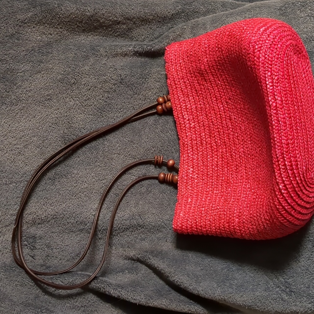 Red Straw Handbag - Picture 3 of 4